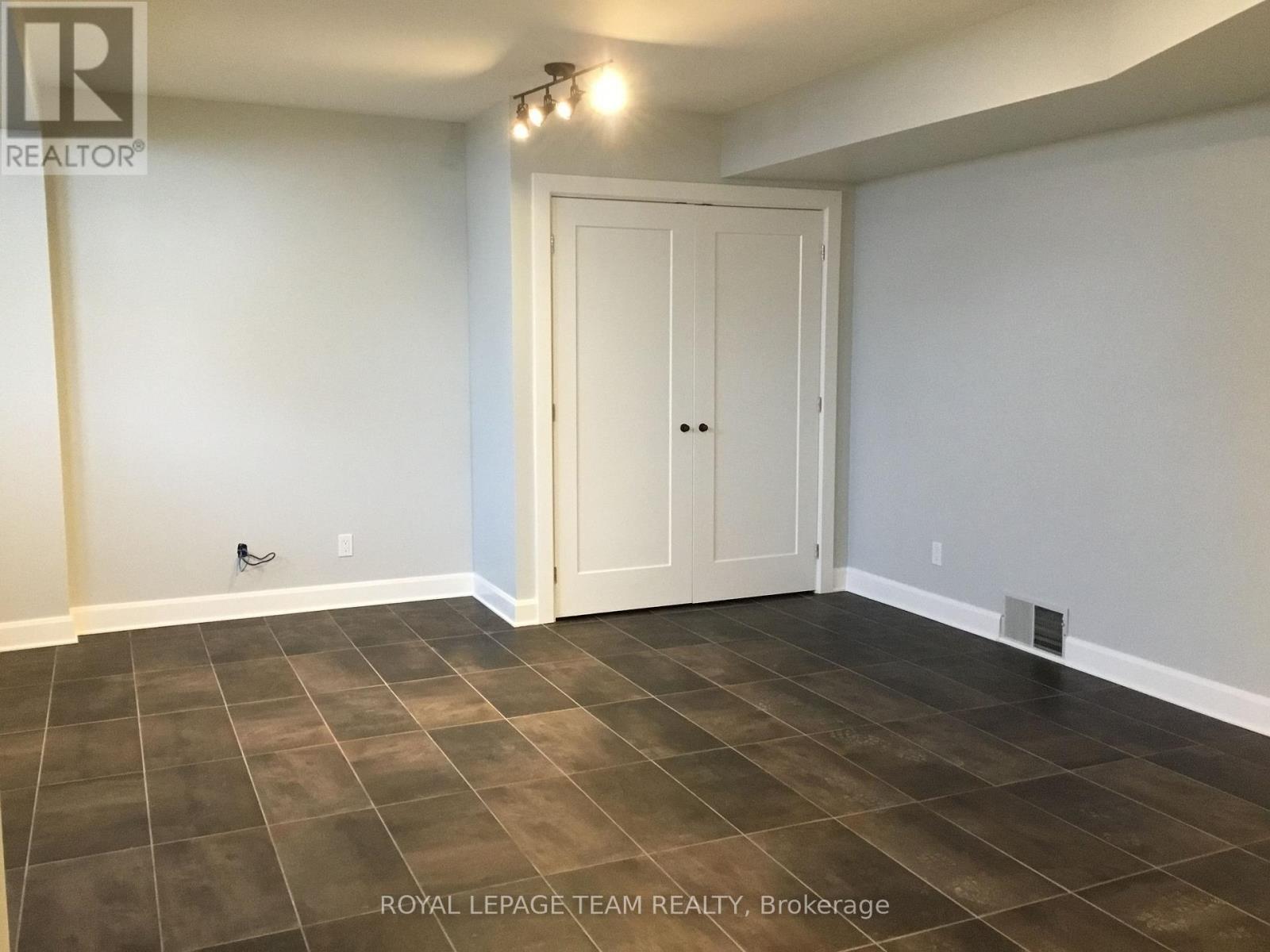 154 ELGIN STREET - Image 28