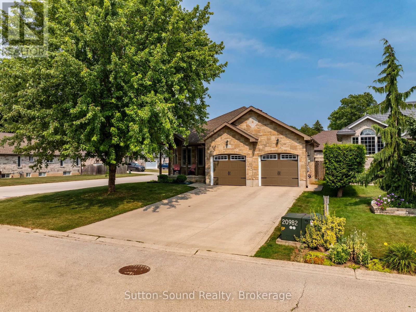 221 2ND AVENUE W - 1