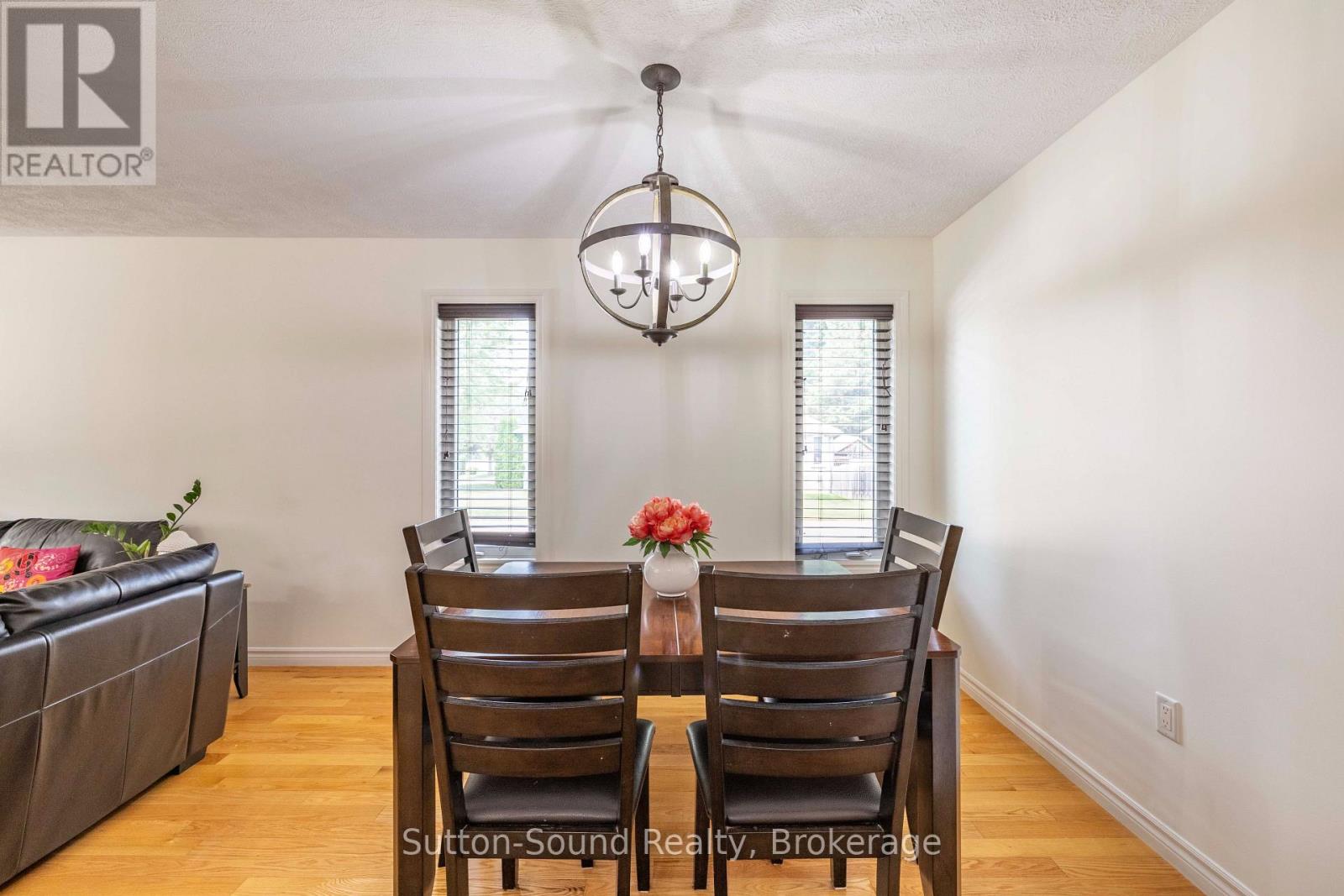 221 2ND AVENUE W - Image 10