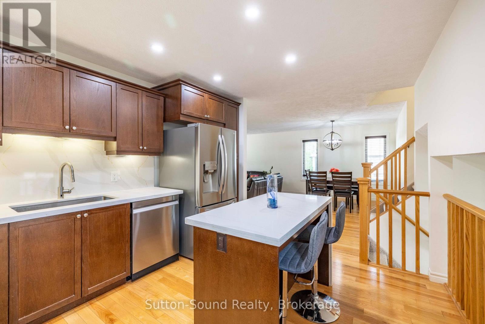 221 2ND AVENUE W - Image 12