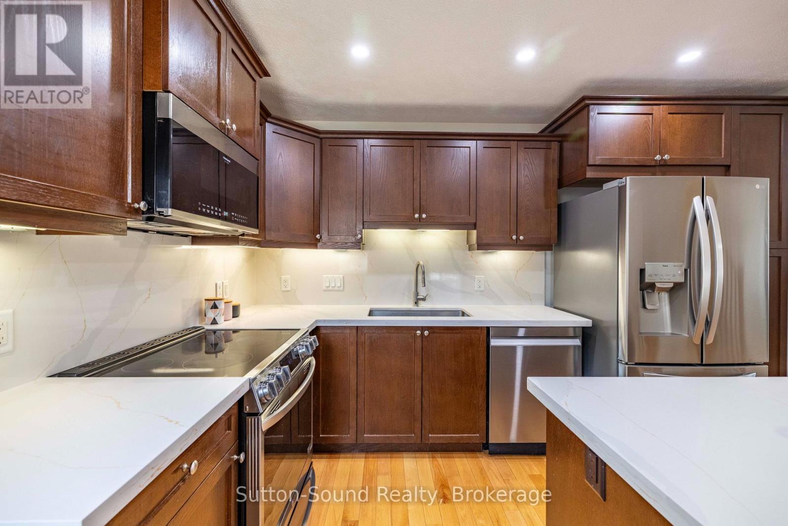 221 2ND AVENUE W - 14