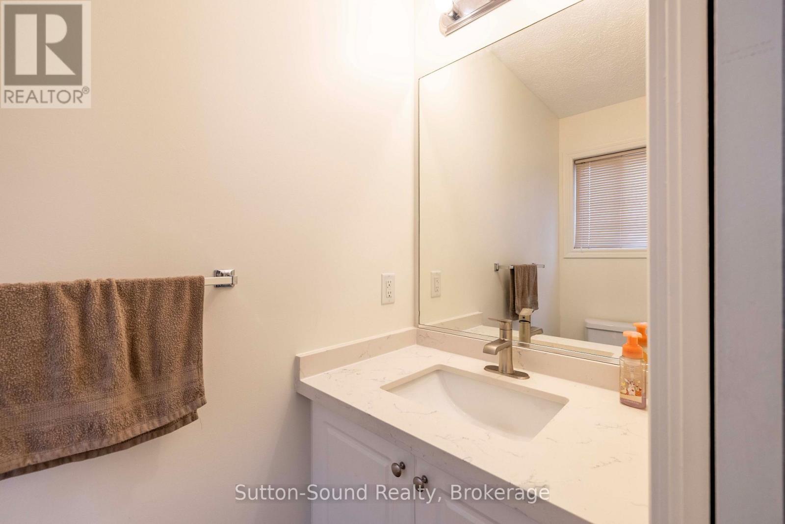 221 2ND AVENUE W - Image 15