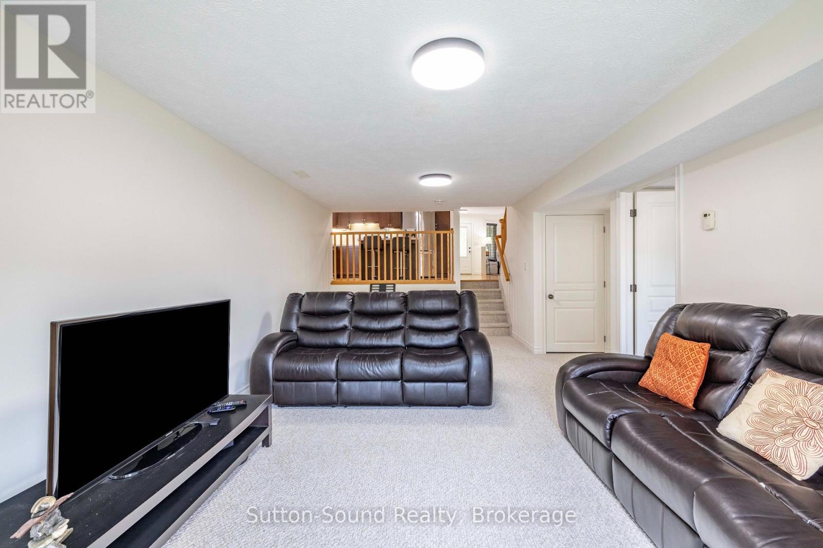 221 2ND AVENUE W - Image 17
