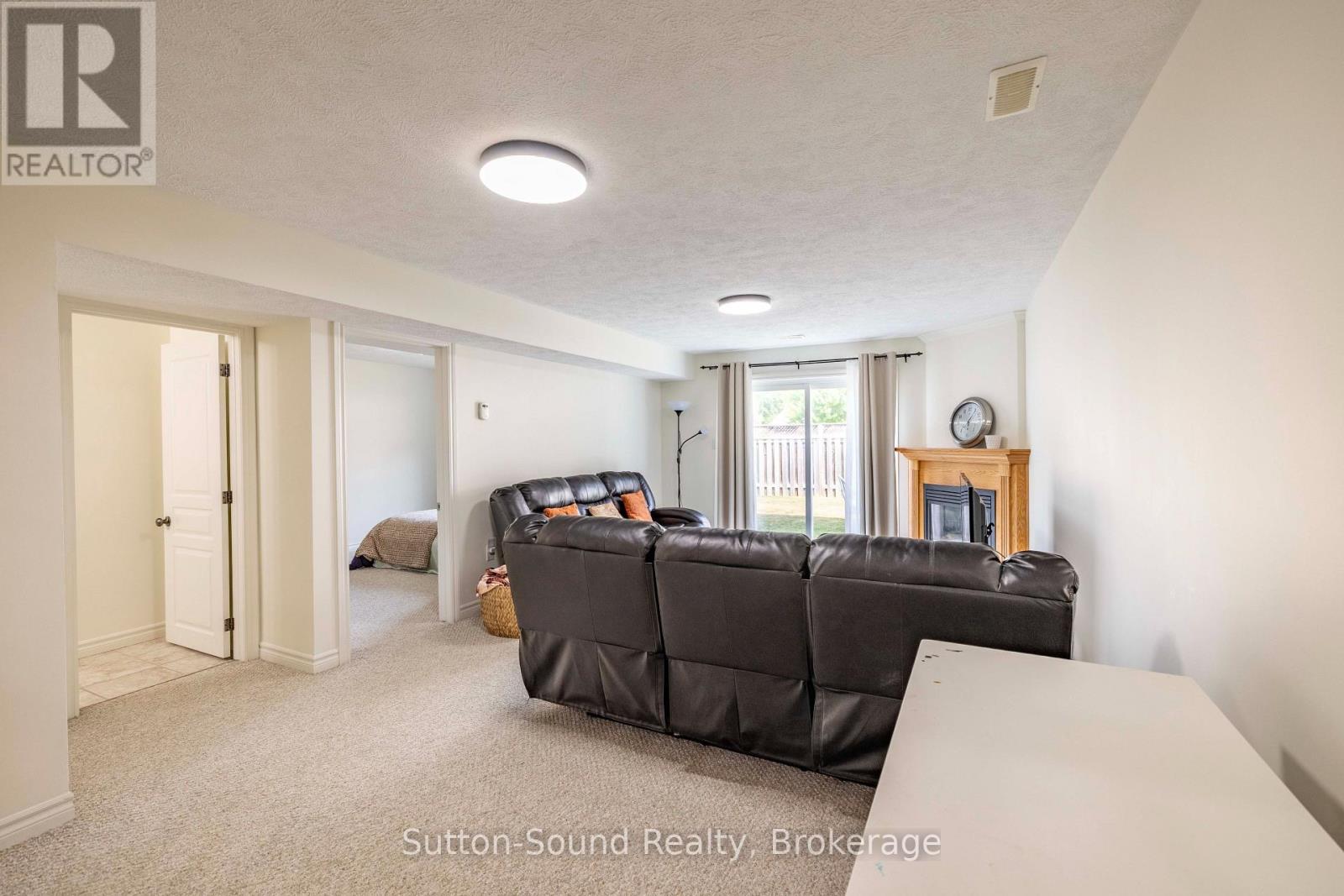 221 2ND AVENUE W - 18