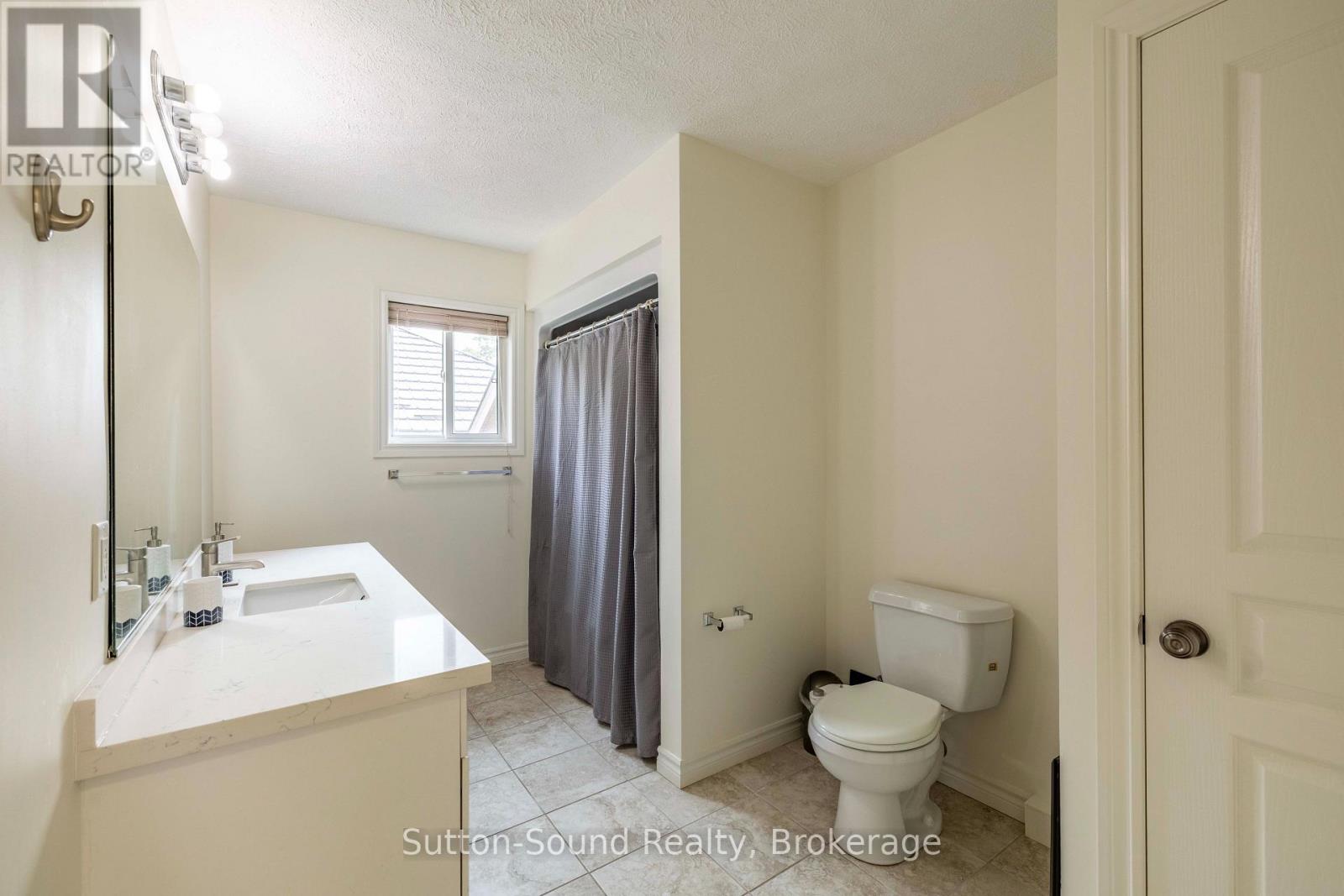 221 2ND AVENUE W - 28