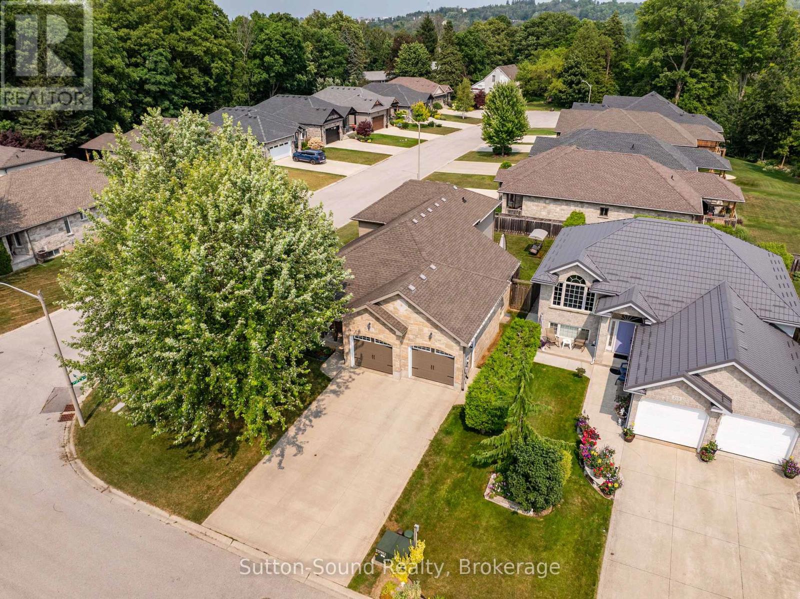 221 2ND AVENUE W - 29