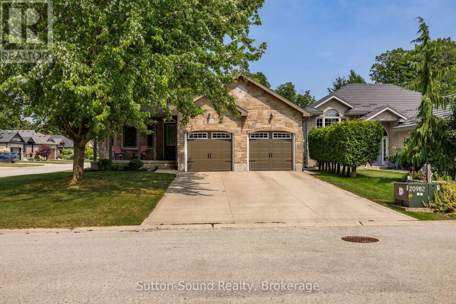 221 2ND AVENUE W - 30