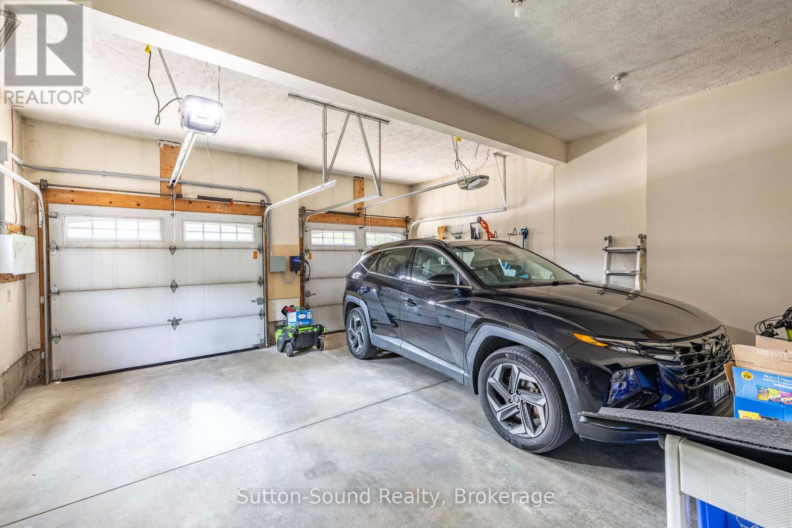 221 2ND AVENUE W - 36