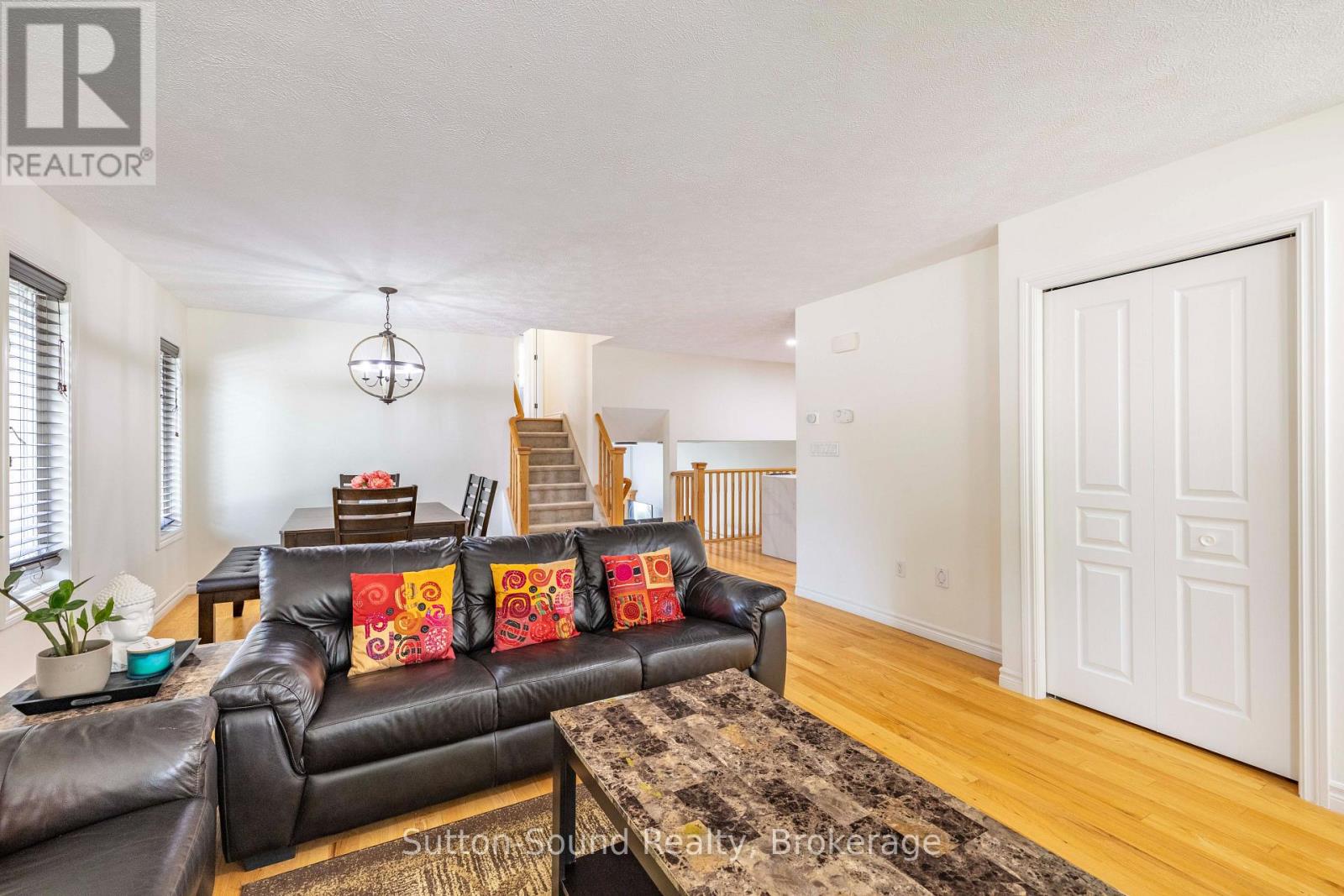 221 2ND AVENUE W - Image 9