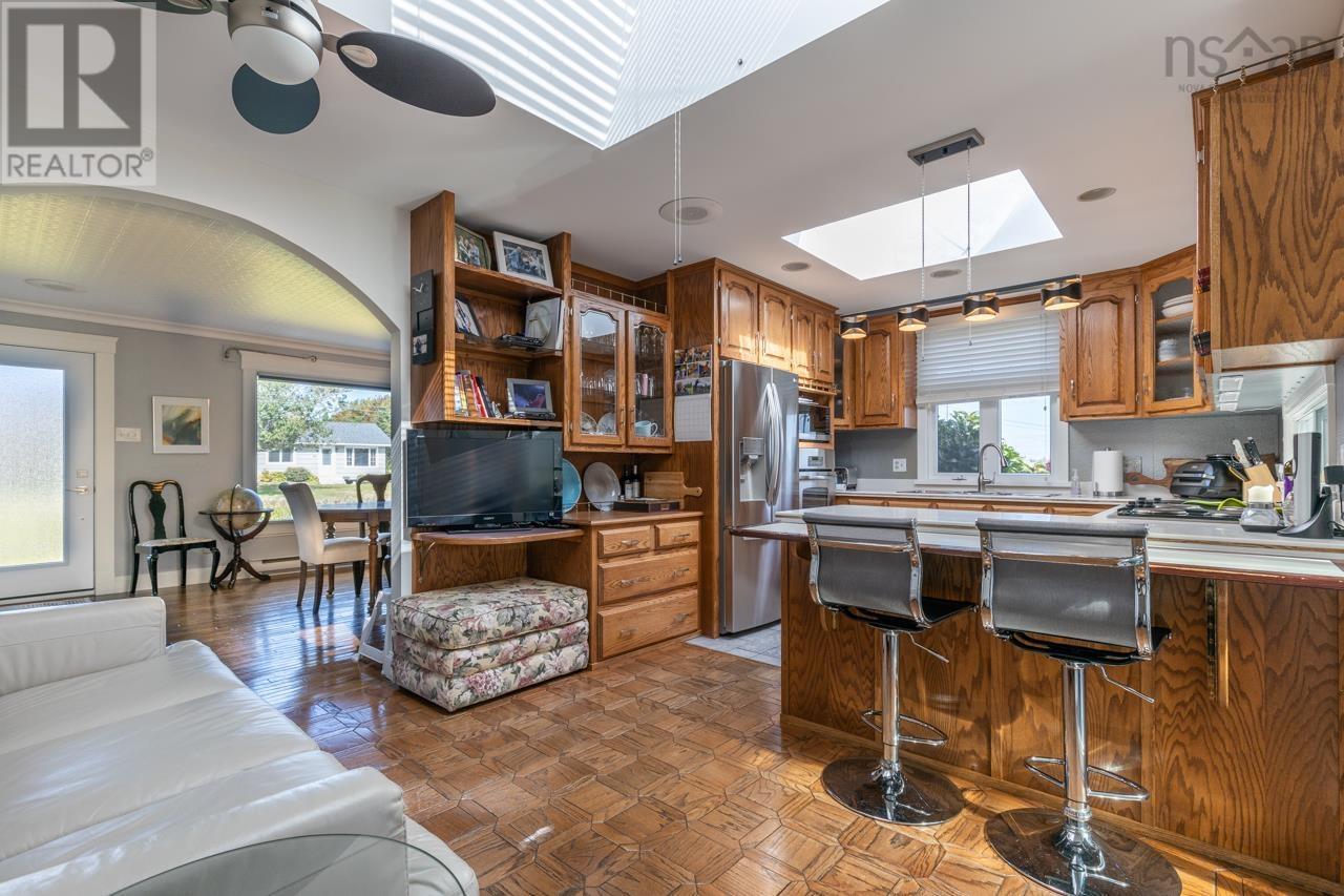 89 Pond Road - 13