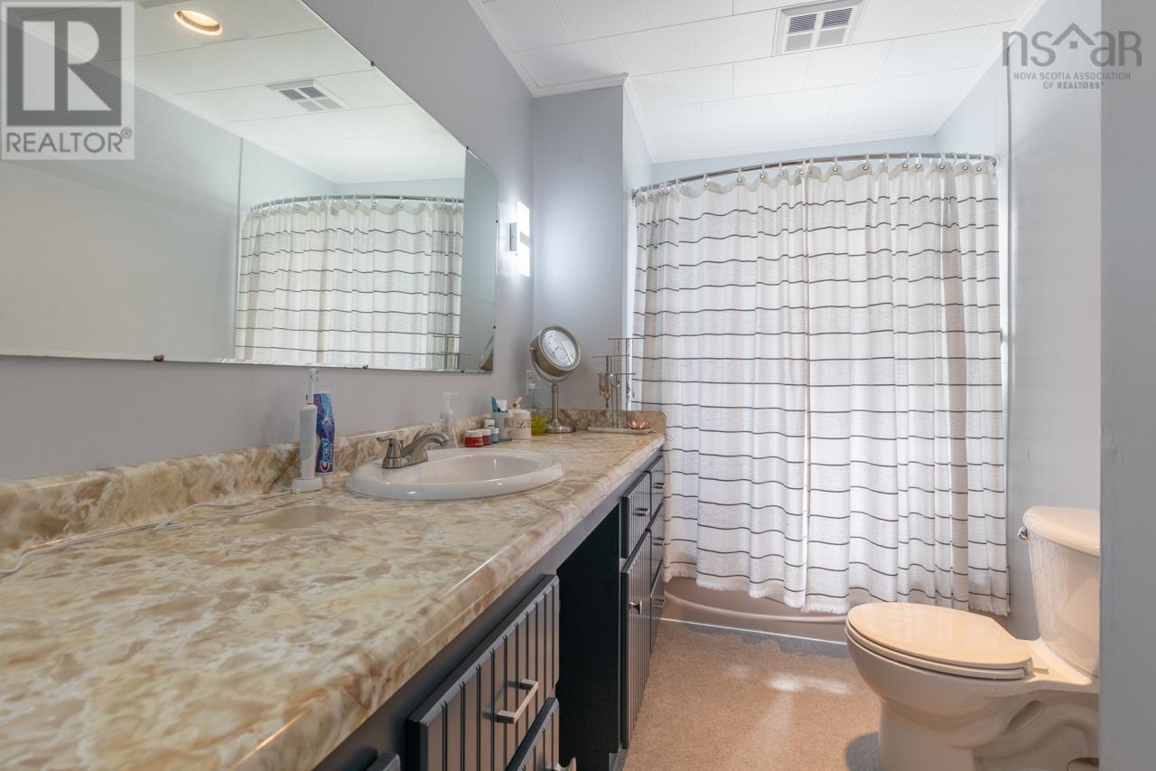 89 Pond Road - 23
