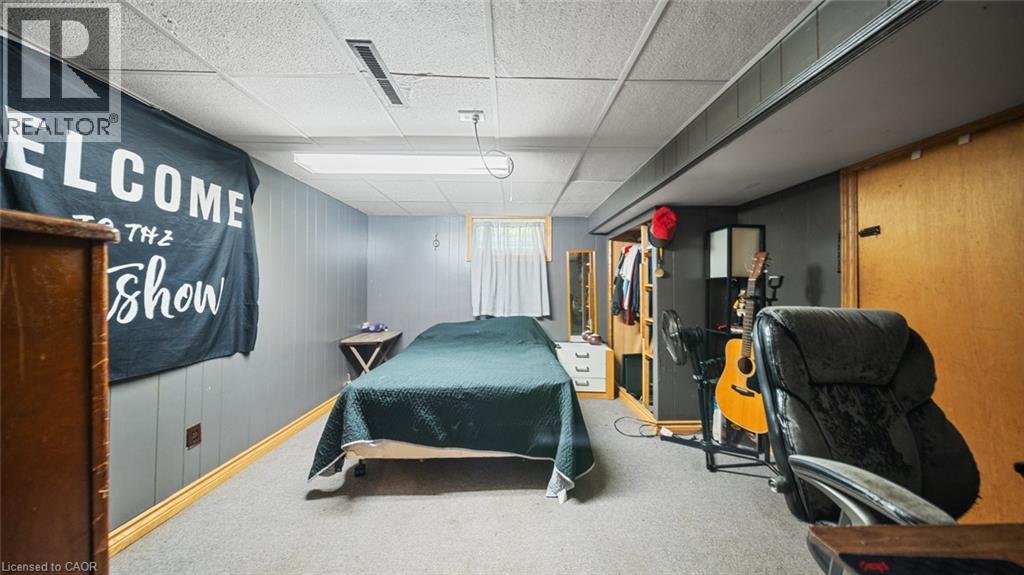 509 QUEENSWAY W - 24