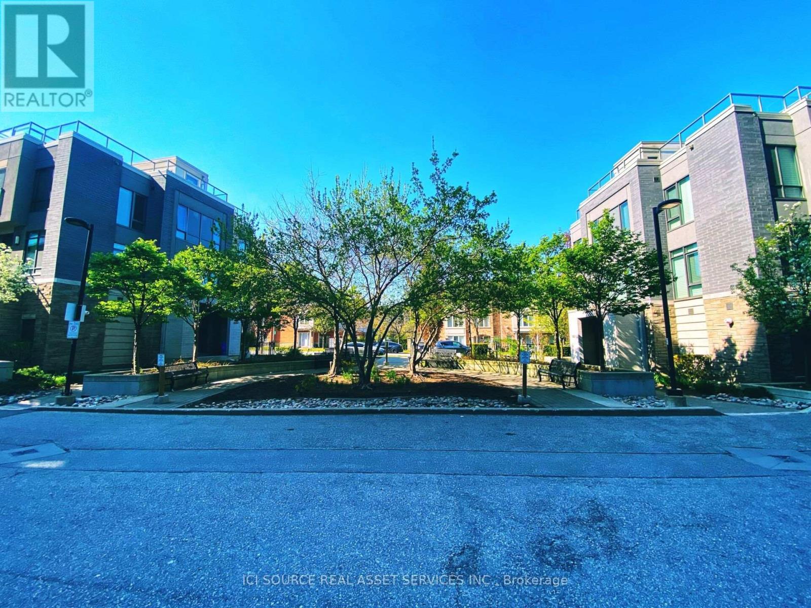 #920 277 SOUTH PARK ROAD - 19