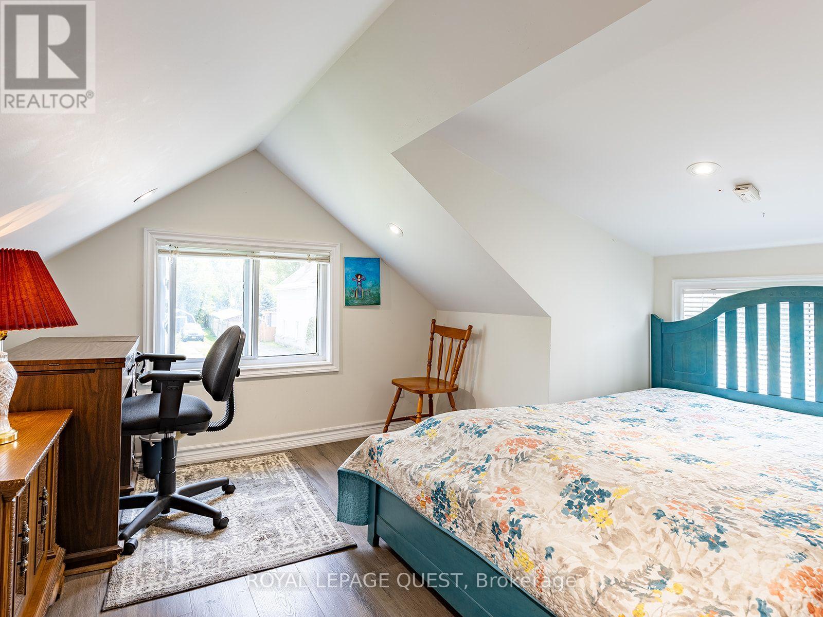 239 FRONT STREET S - 12