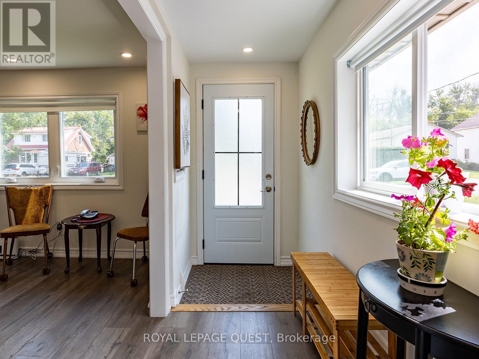 239 FRONT STREET S - 4