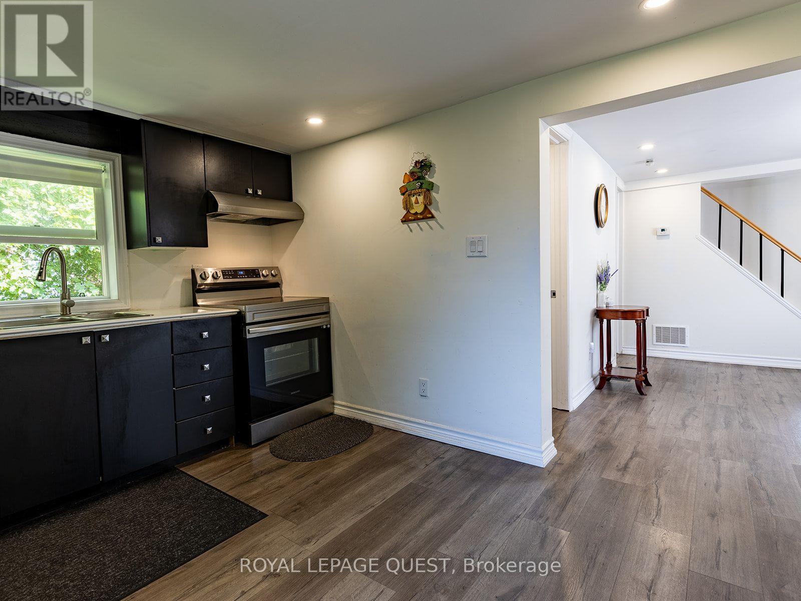 239 FRONT STREET S - 8