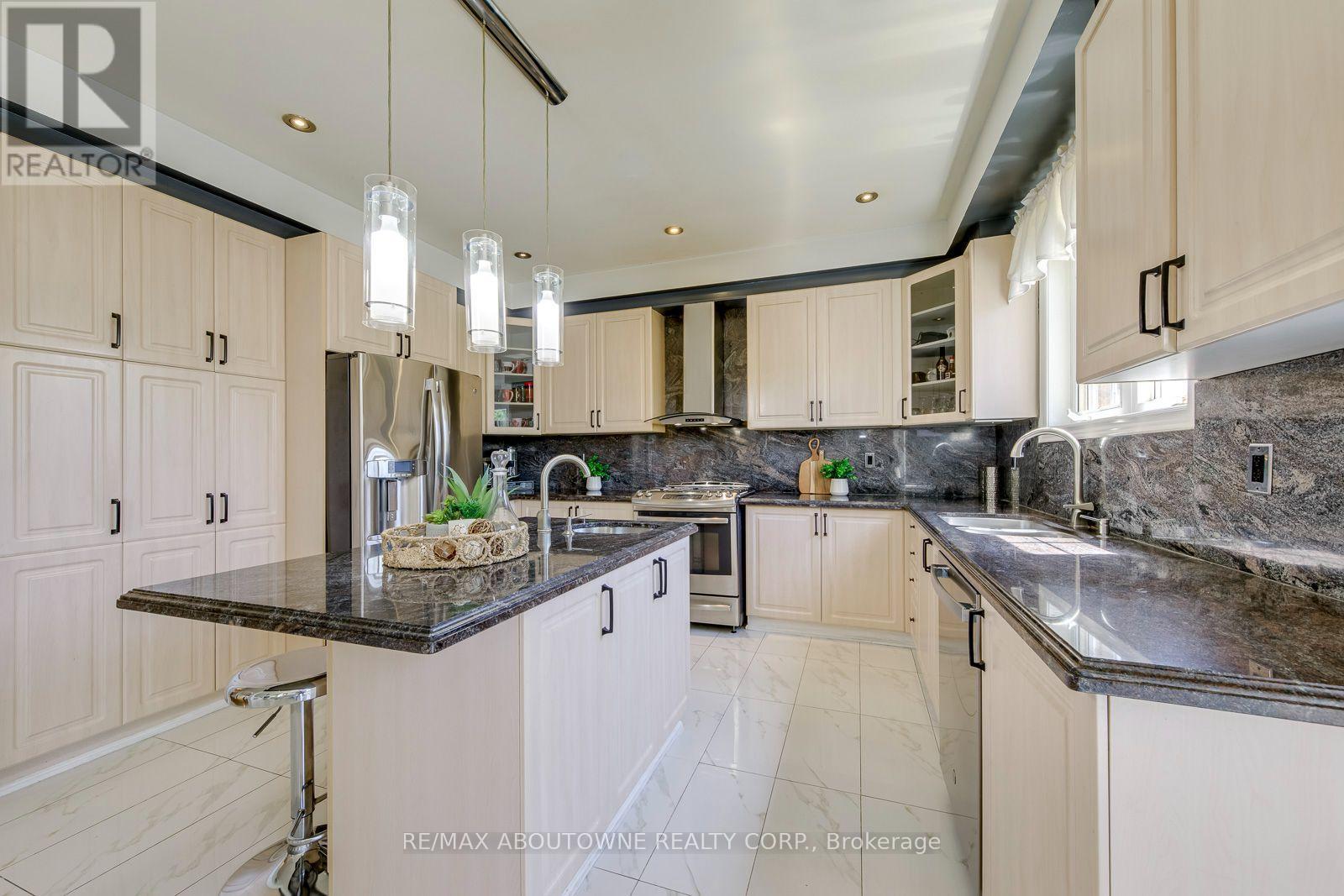 2380 WOODCREST DRIVE - Image 12