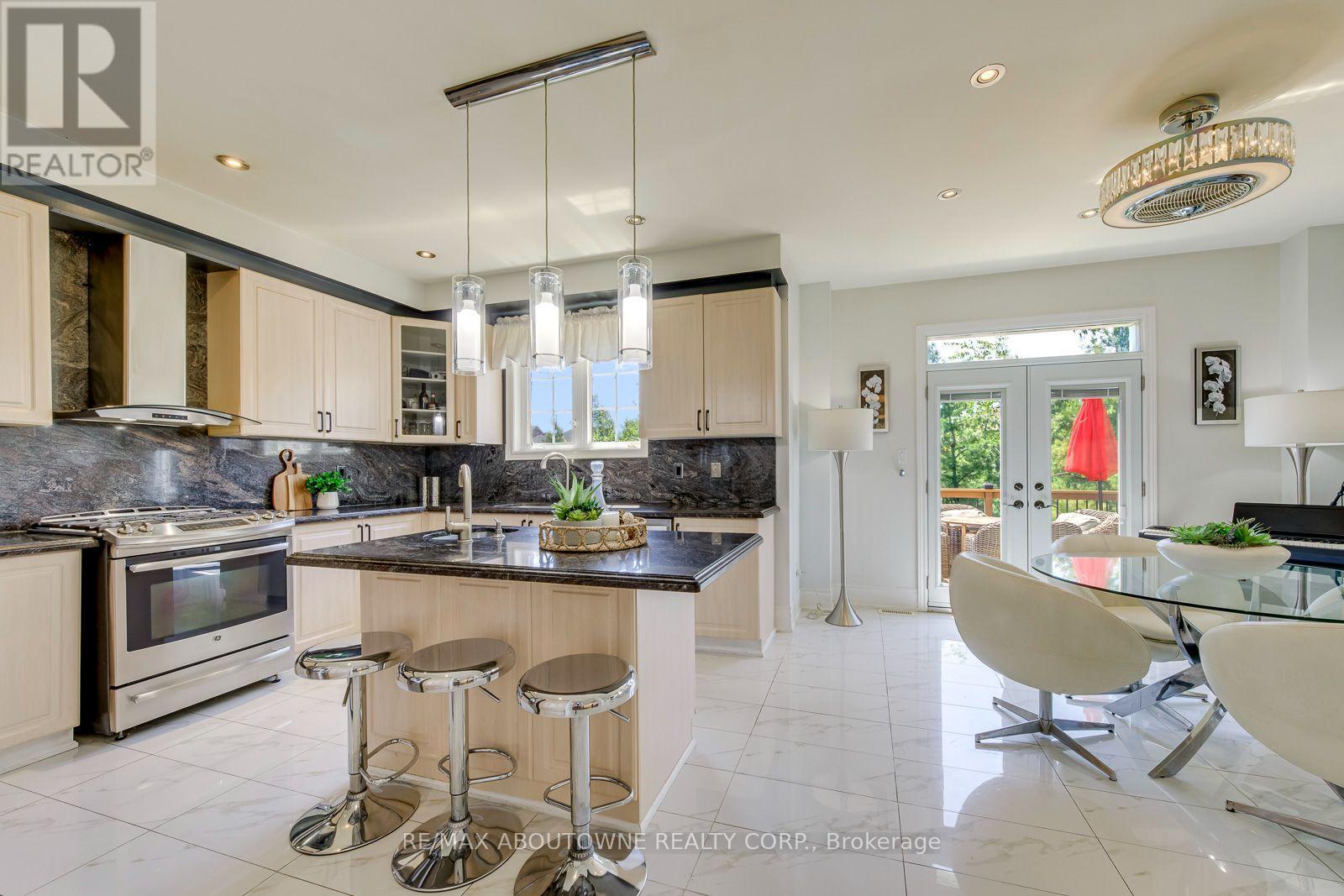 2380 WOODCREST DRIVE - Image 13