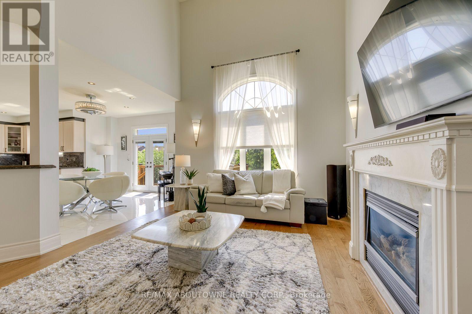 2380 WOODCREST DRIVE - Image 17