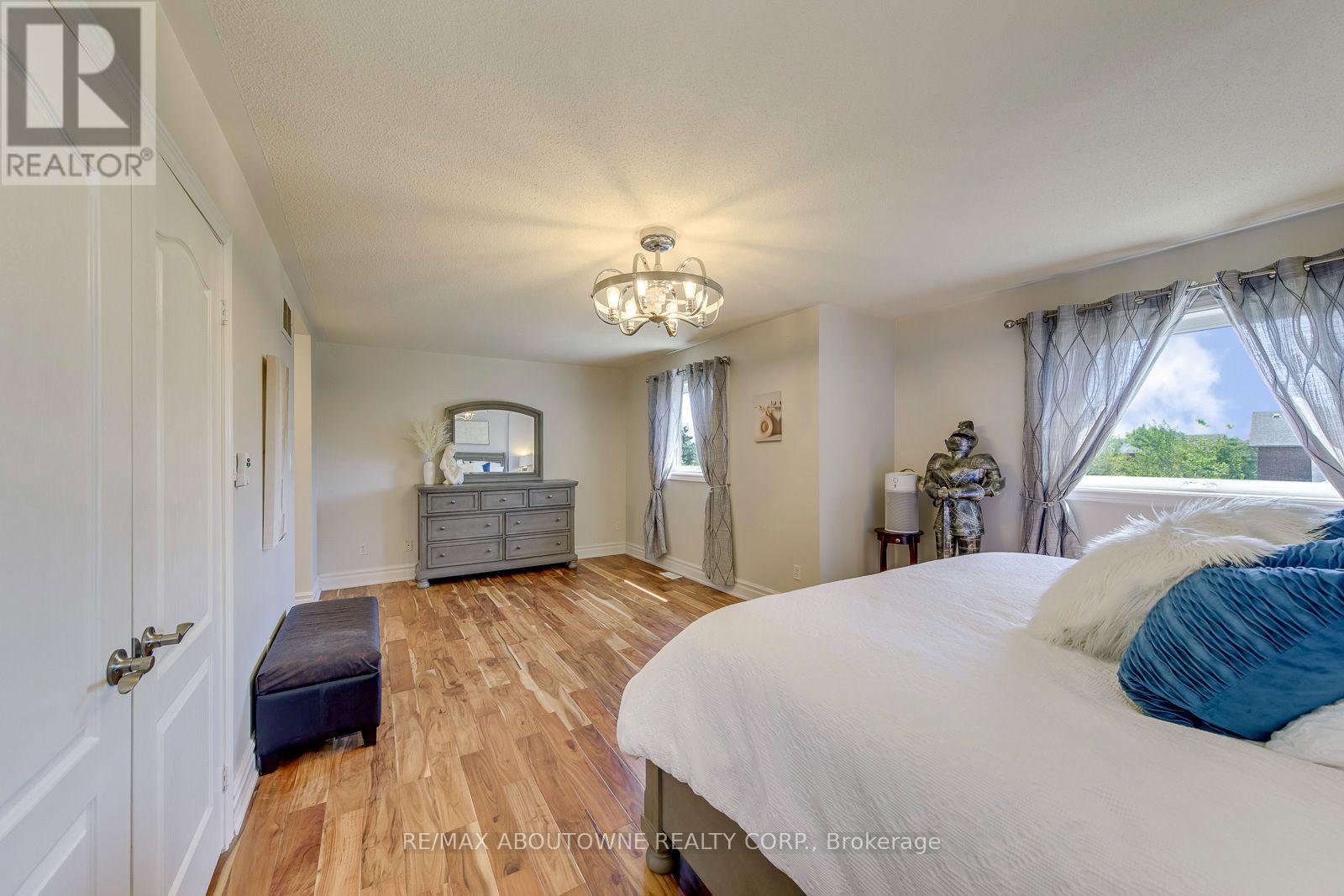 2380 WOODCREST DRIVE - Image 25