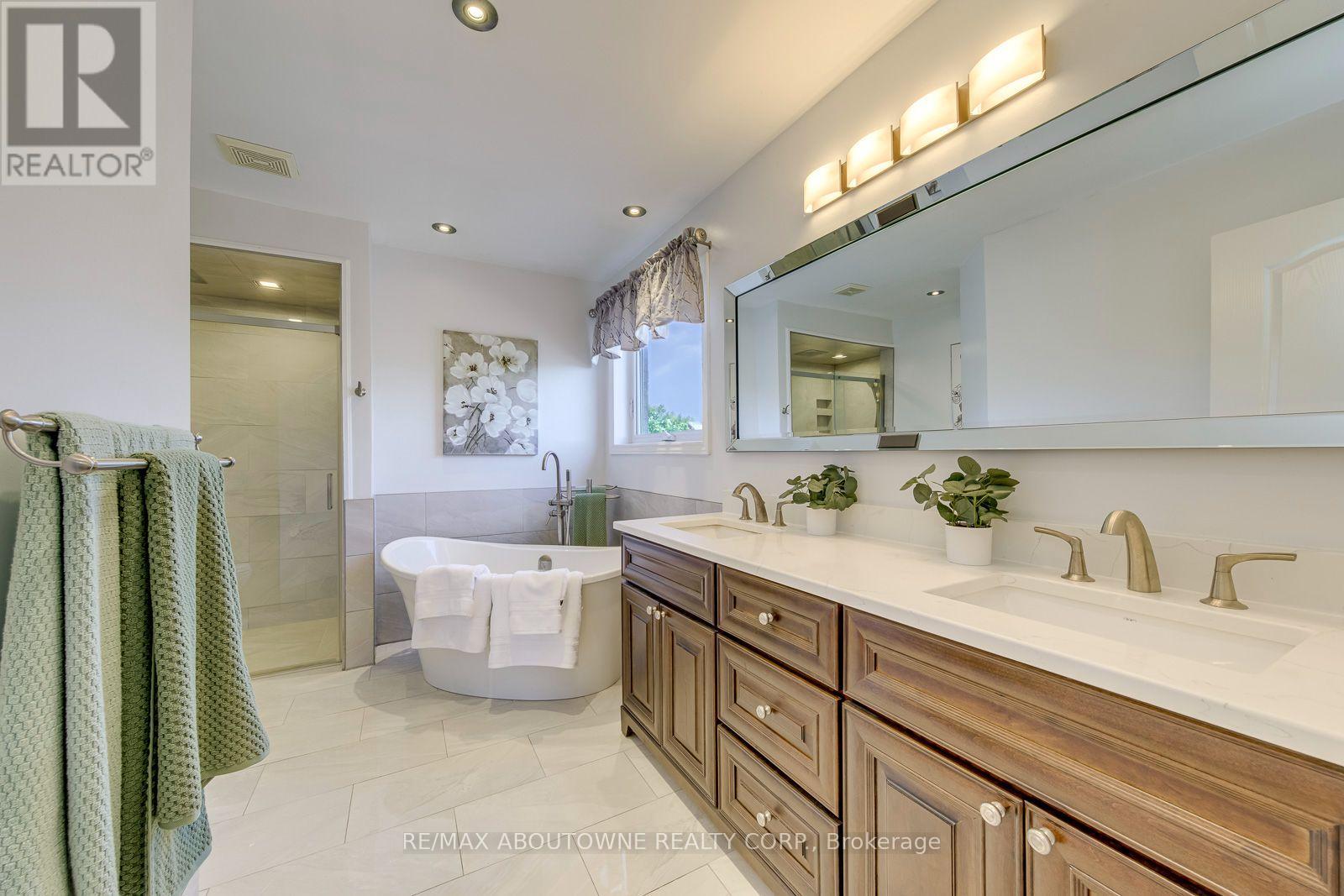 2380 WOODCREST DRIVE - Image 27