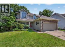 94 Sandalwood Drive, photo 2