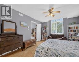94 Sandalwood Drive, photo 21
