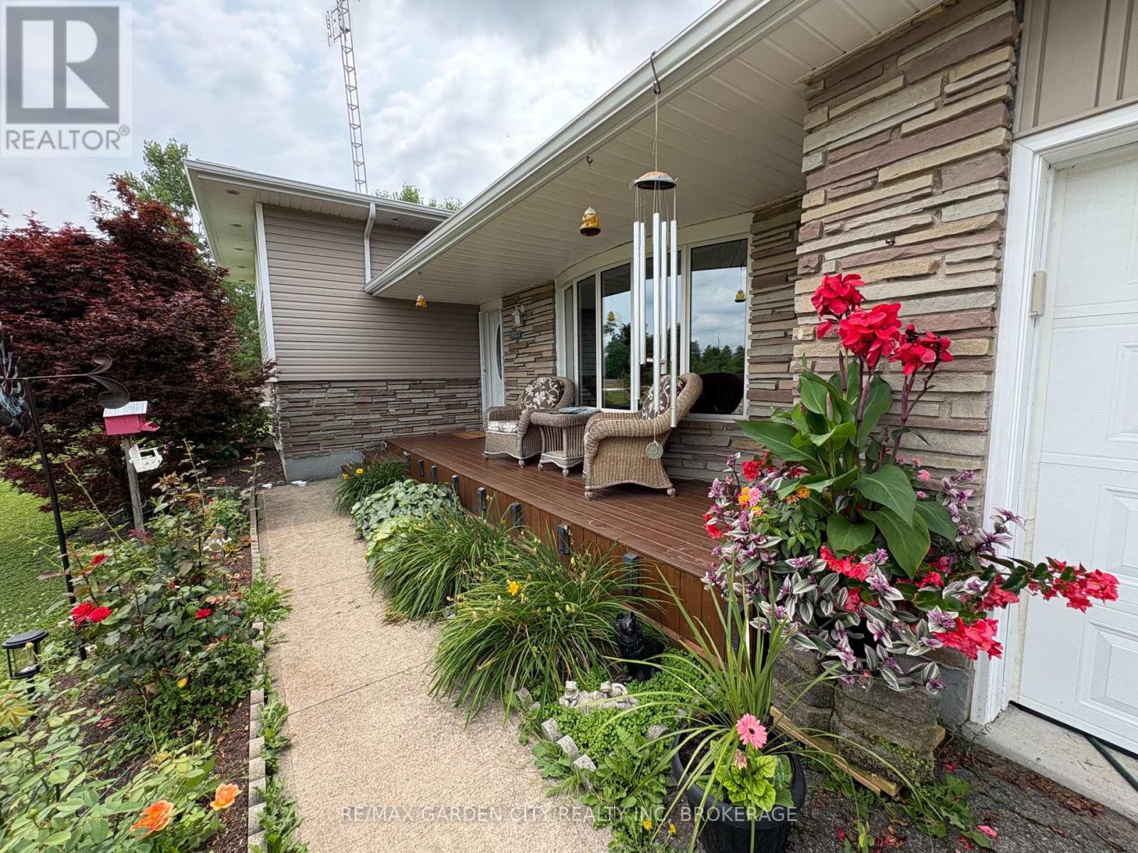147 CAIRNS CRESCENT - 49