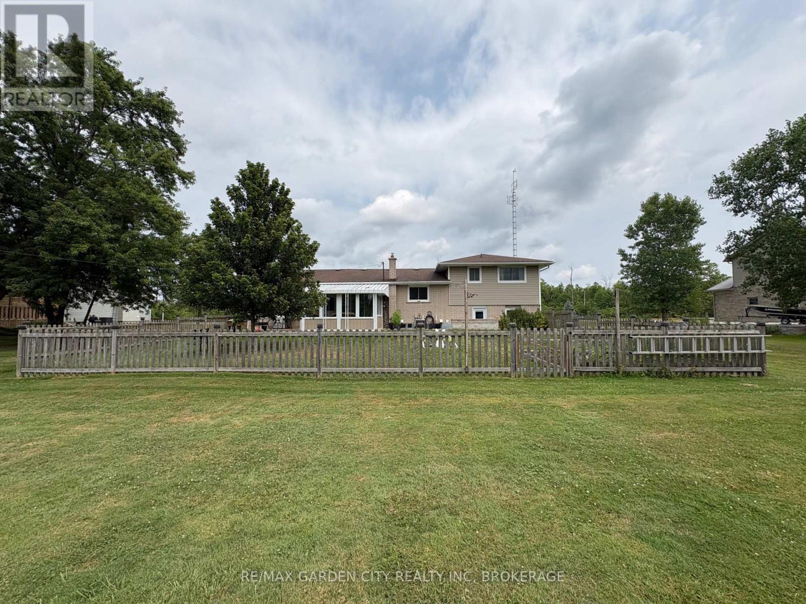 147 CAIRNS CRESCENT - 47