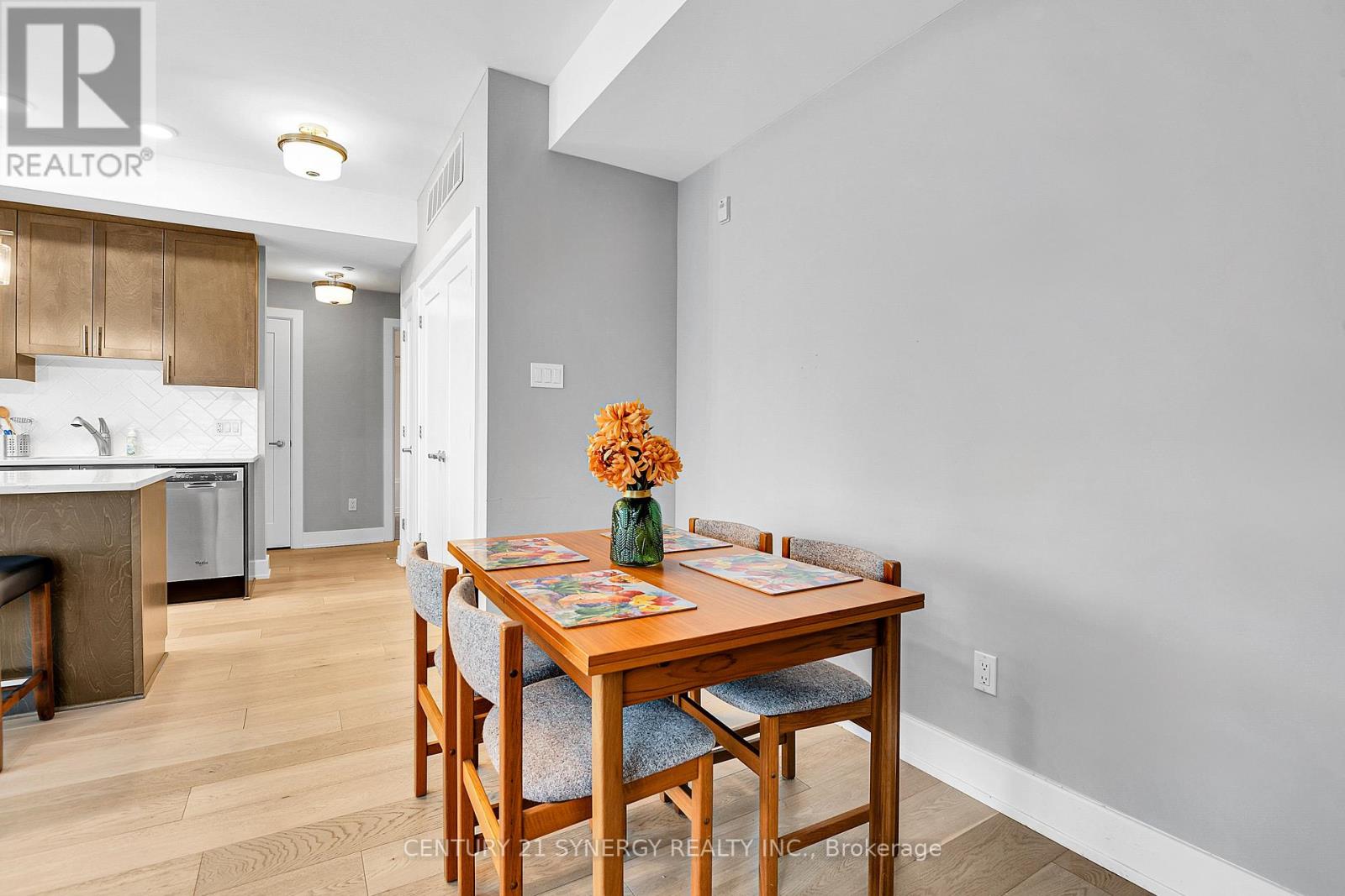 #201 615 LONGFIELDS DRIVE - 17