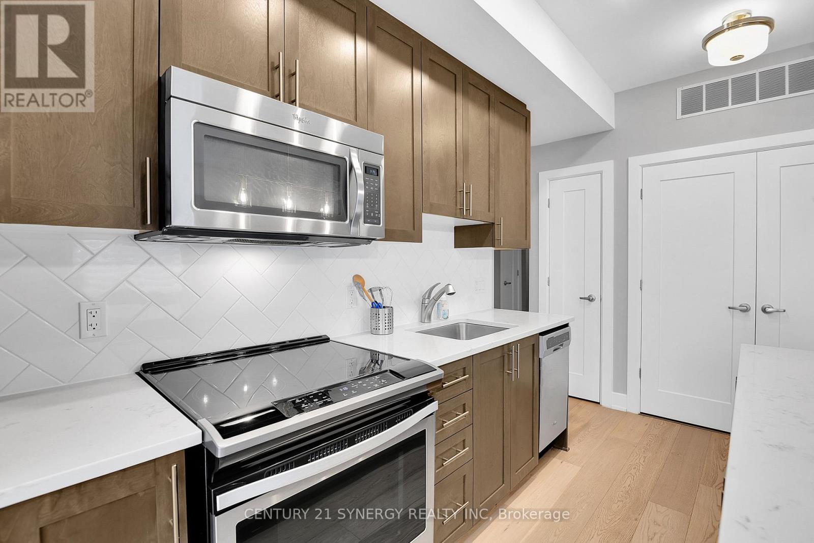 #201 615 LONGFIELDS DRIVE - 24