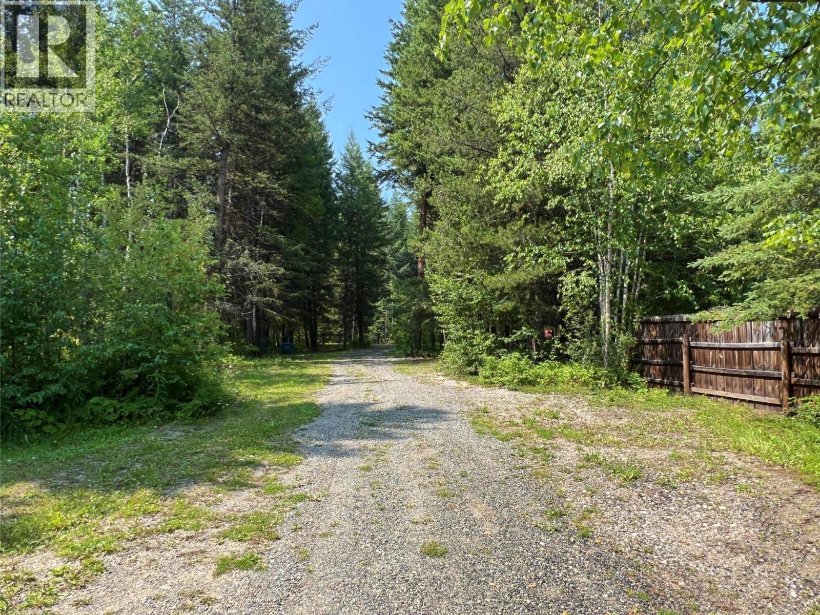 2405 STARLIKE LAKE ROAD, Horsefly