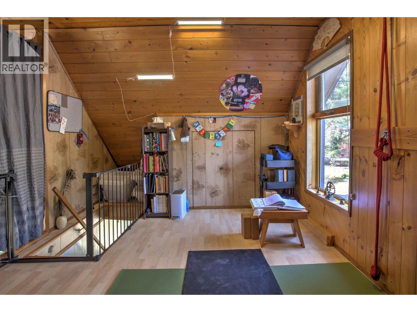 2405 STARLIKE LAKE ROAD, Horsefly
