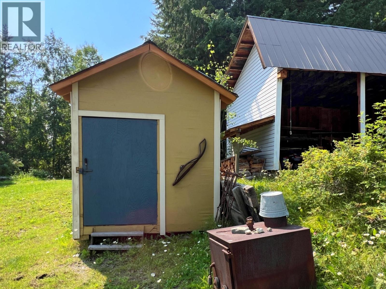2405 STARLIKE LAKE ROAD, Horsefly