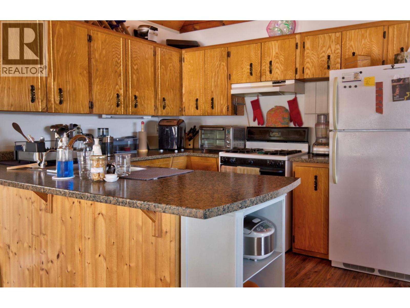 2405 STARLIKE LAKE ROAD, Horsefly