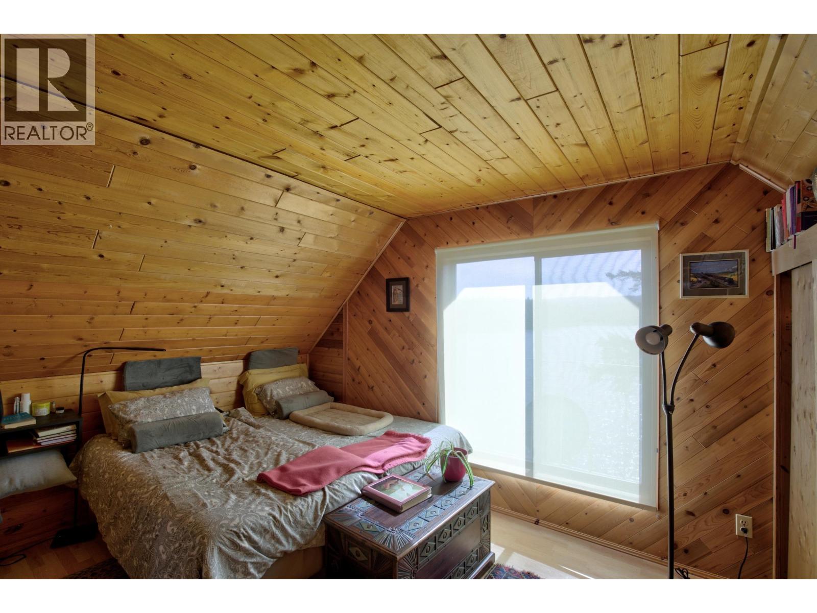 2405 STARLIKE LAKE ROAD, Horsefly