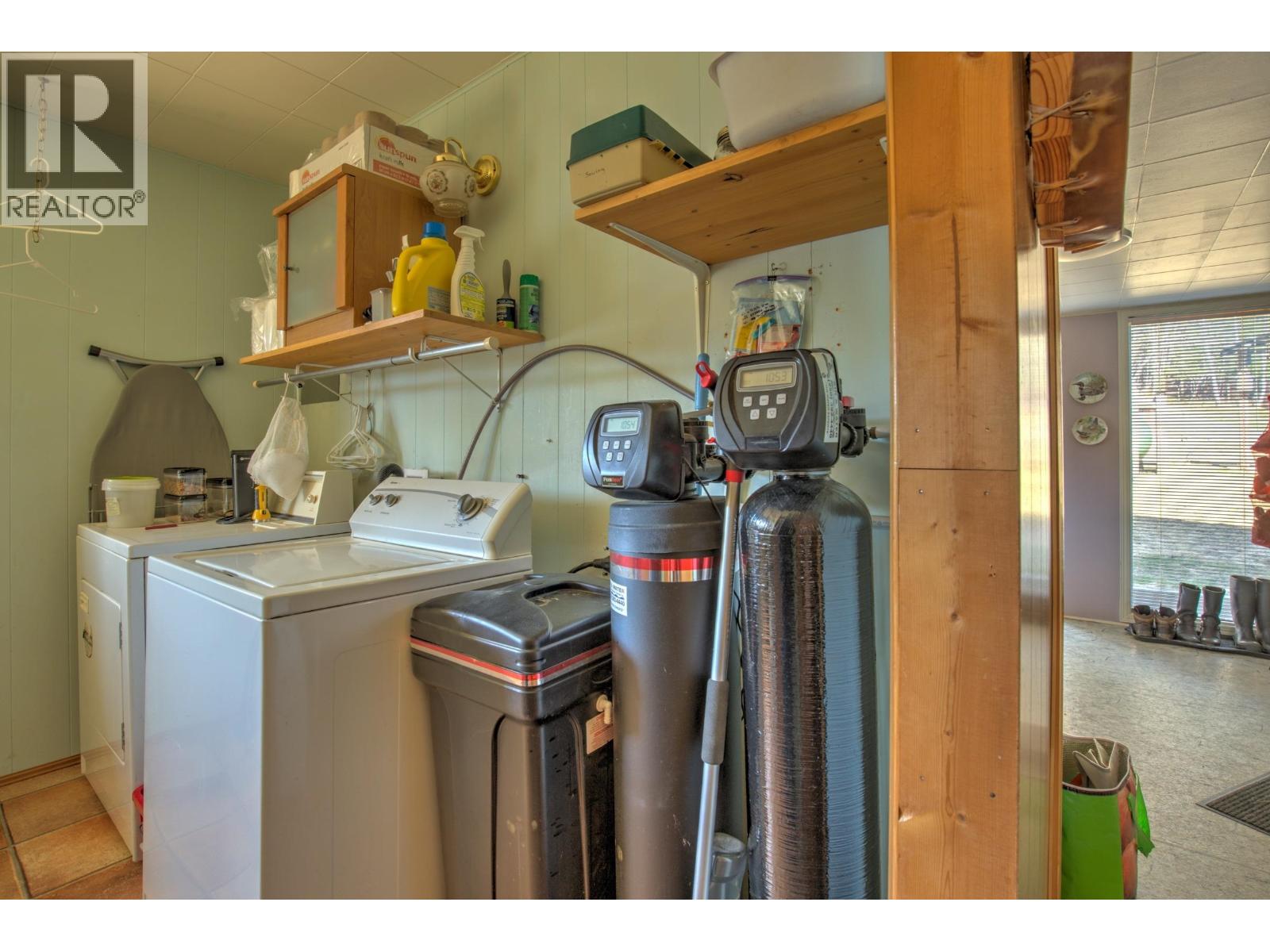 2405 STARLIKE LAKE ROAD, Horsefly