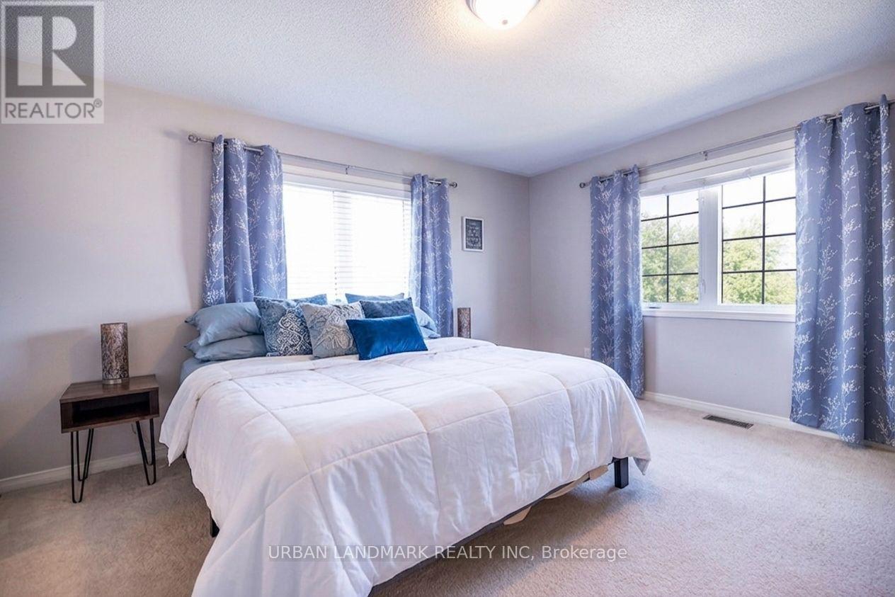 69 DODDS SQUARE - 13