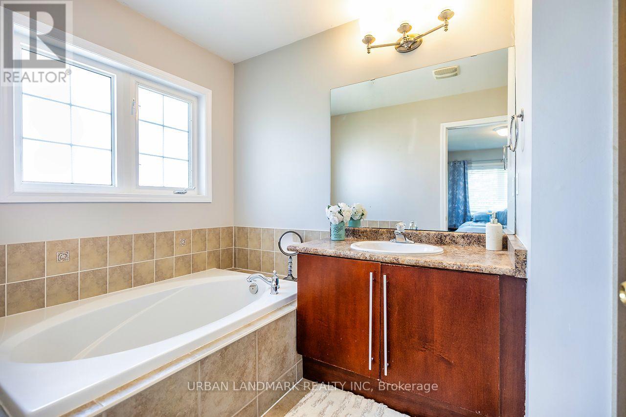 69 DODDS SQUARE - 14
