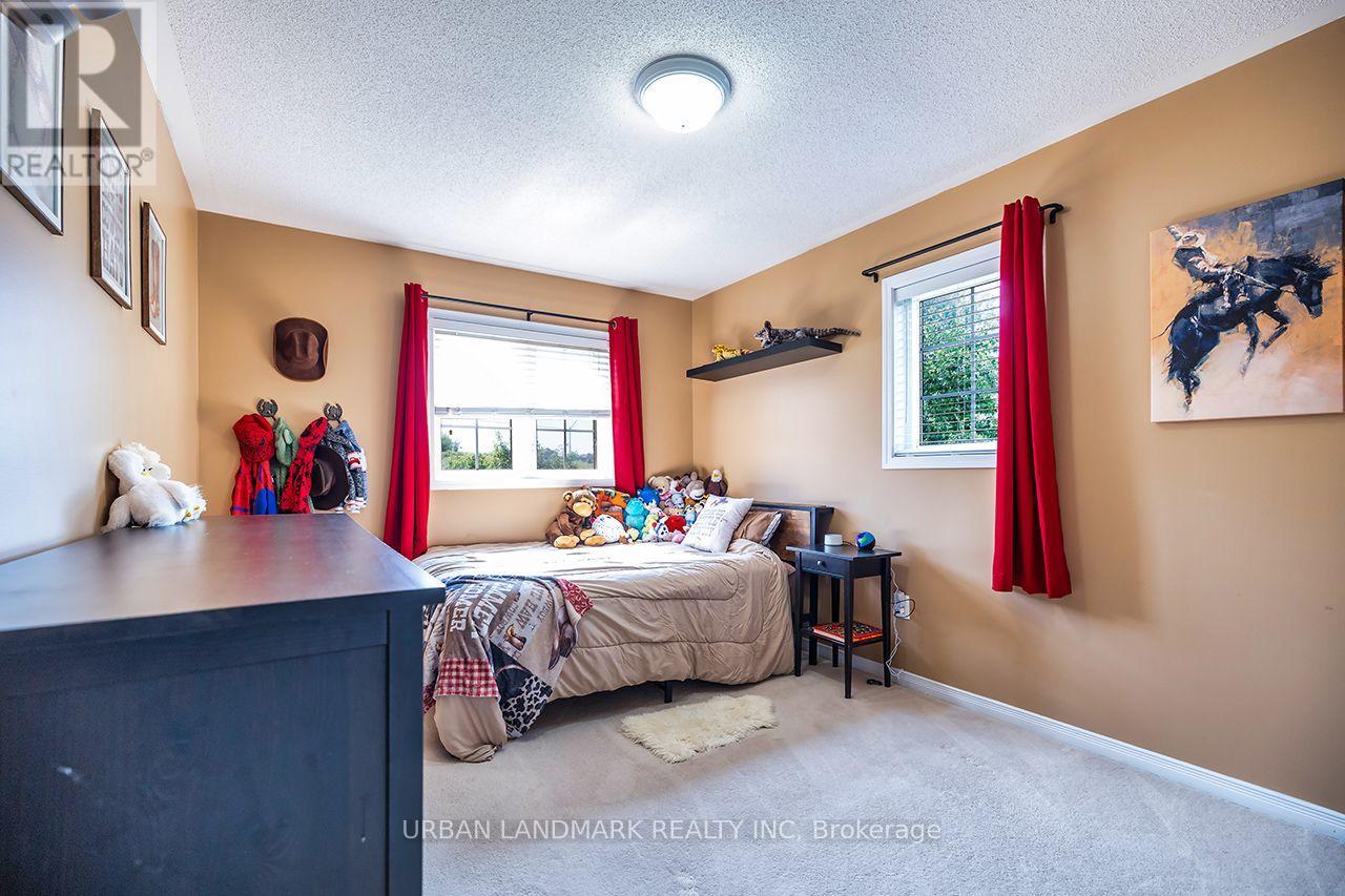 69 DODDS SQUARE - 16