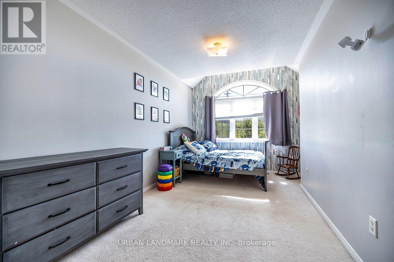 69 DODDS SQUARE - 17
