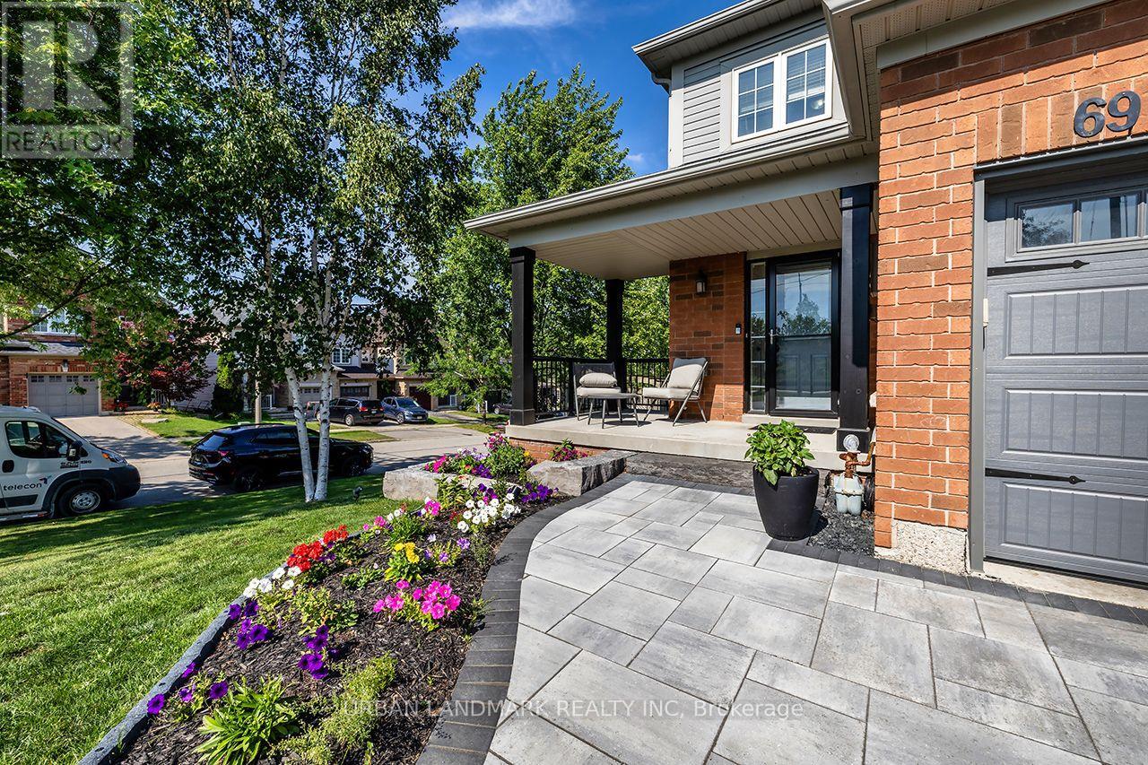 69 DODDS SQUARE - 3