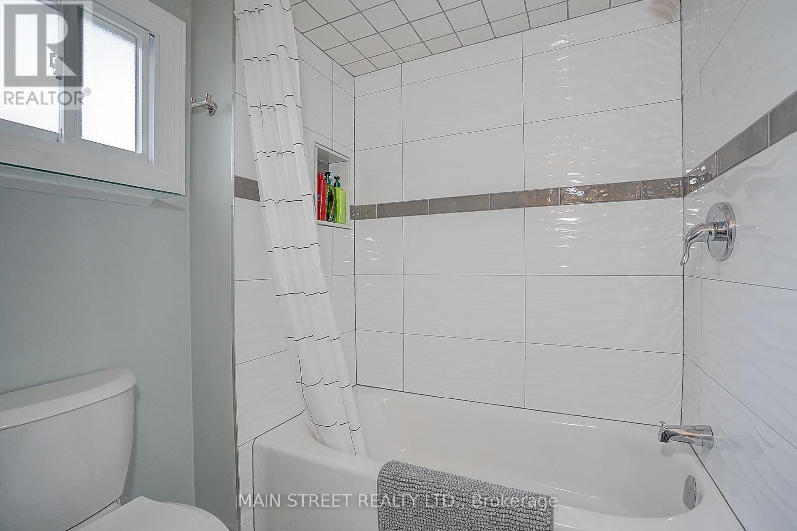 59 STOCKBRIDGE CRESCENT - 32