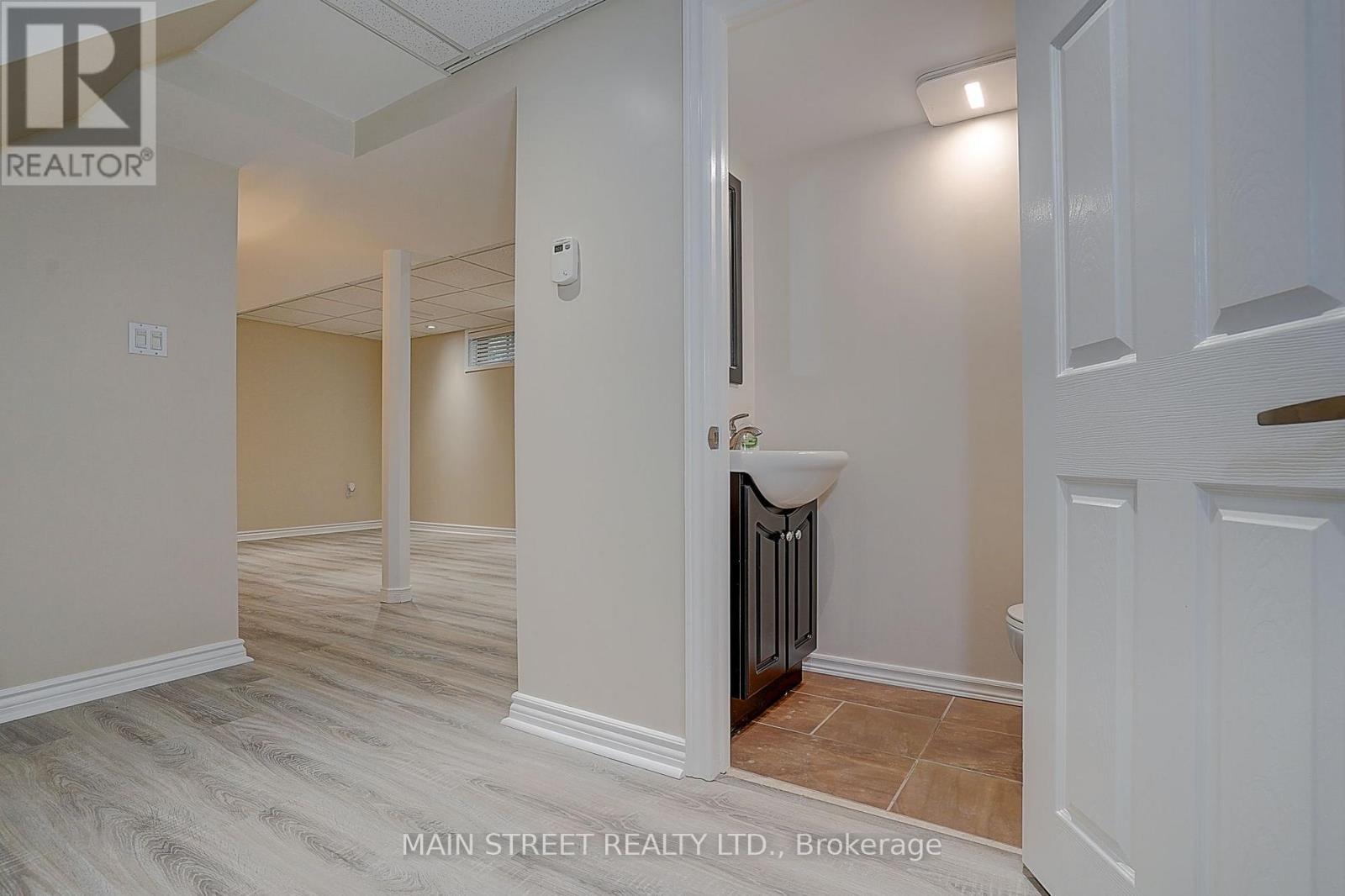 59 STOCKBRIDGE CRESCENT - 37