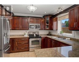 77 Hollyberry Drive thumbnail 15