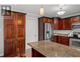 77 Hollyberry Drive thumbnail 16
