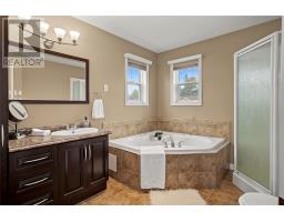 77 Hollyberry Drive thumbnail 25