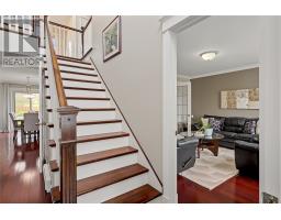 77 Hollyberry Drive thumbnail 4