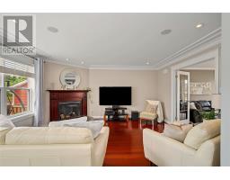 77 Hollyberry Drive thumbnail 7