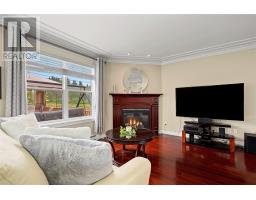 77 Hollyberry Drive thumbnail 9